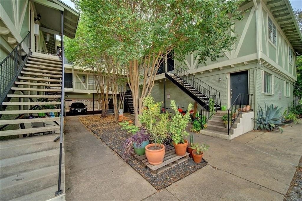 4306 Avenue A - Photo 0