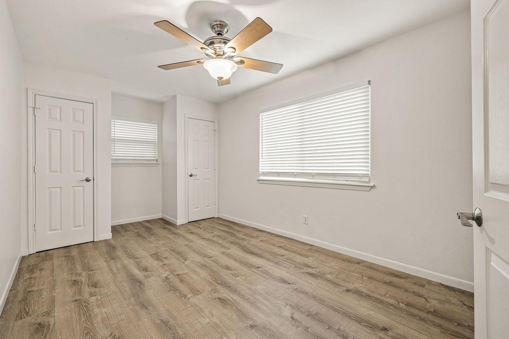 4306 Avenue A - Photo 12