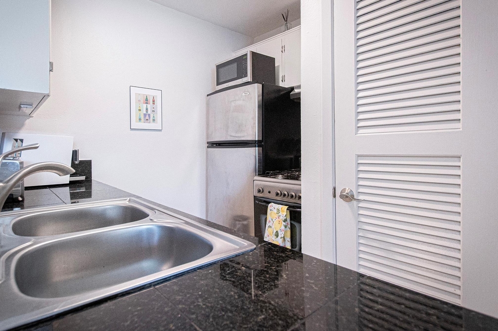 4306 Avenue A - Photo 6