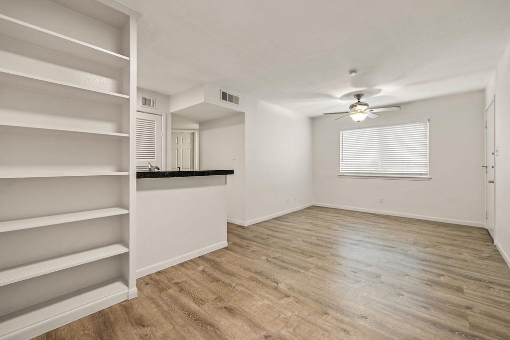 4306 Avenue A - Photo 4