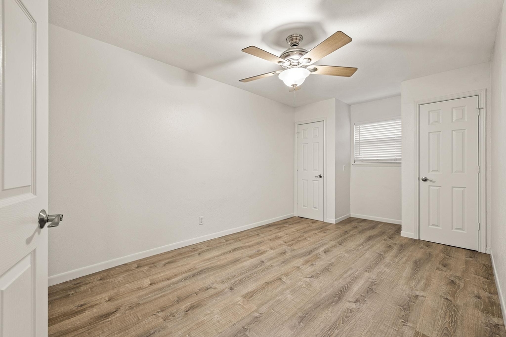 4306 Avenue A - Photo 14