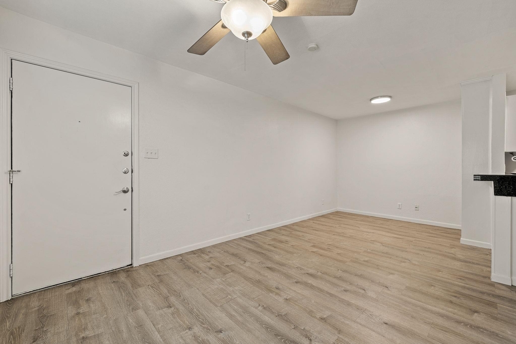 4306 Avenue A - Photo 5