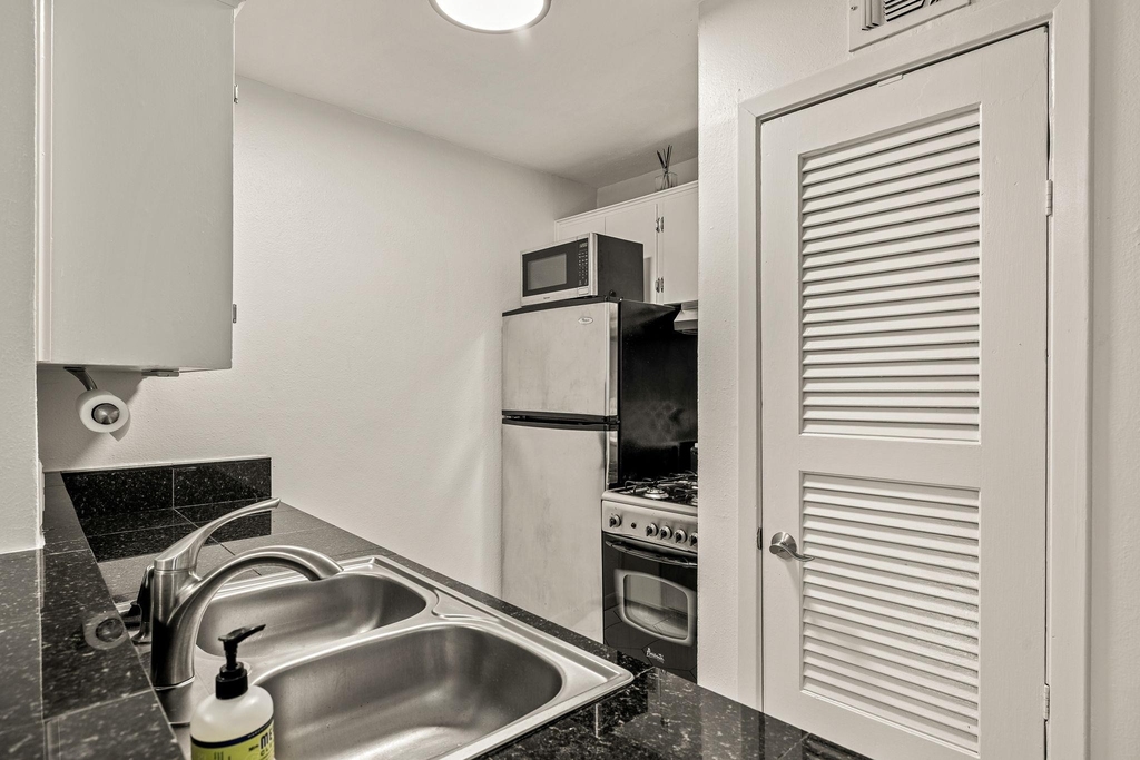 4306 Avenue A - Photo 10