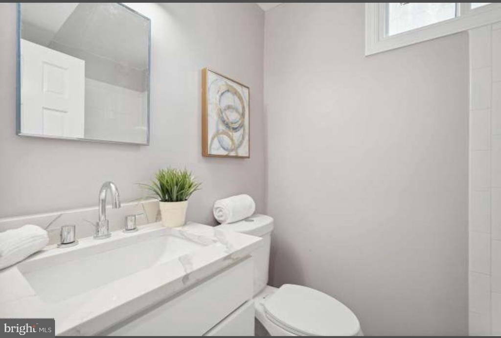 1723 Gales Place Ne - Photo 8
