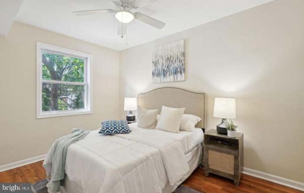 1723 Gales Place Ne - Photo 4