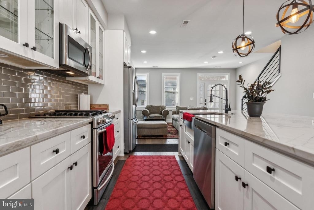 805 Jefferson Street Nw - Photo 2