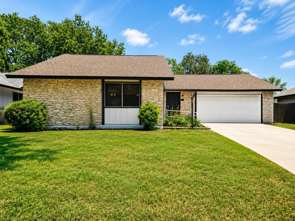 4714 Lambs Ln - Photo 0