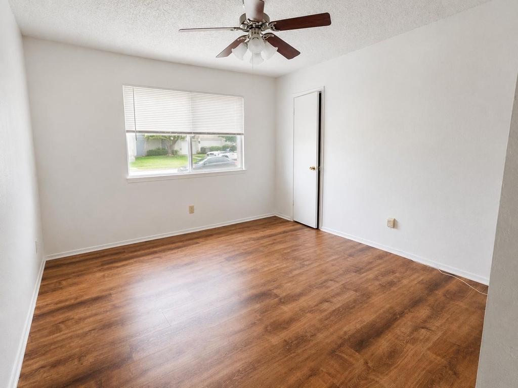 4714 Lambs Ln - Photo 4