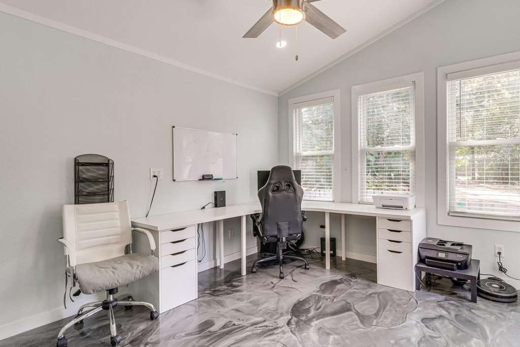 372 Plum St - Photo 7