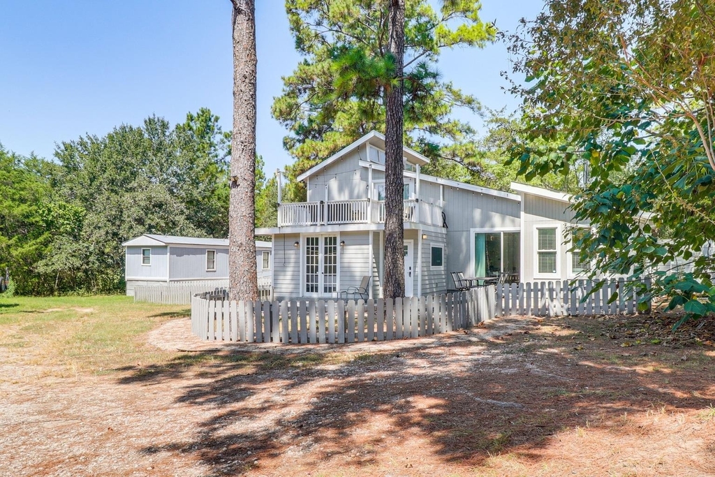 372 Plum St - Photo 1