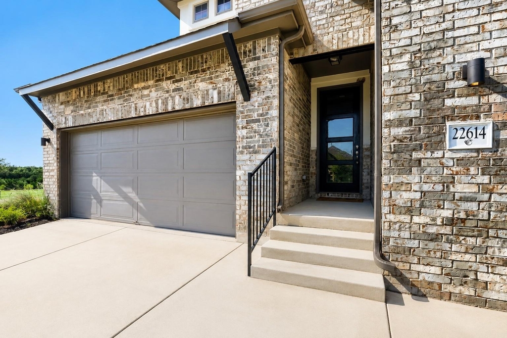22614 Fountaingrass Ln - Photo 3