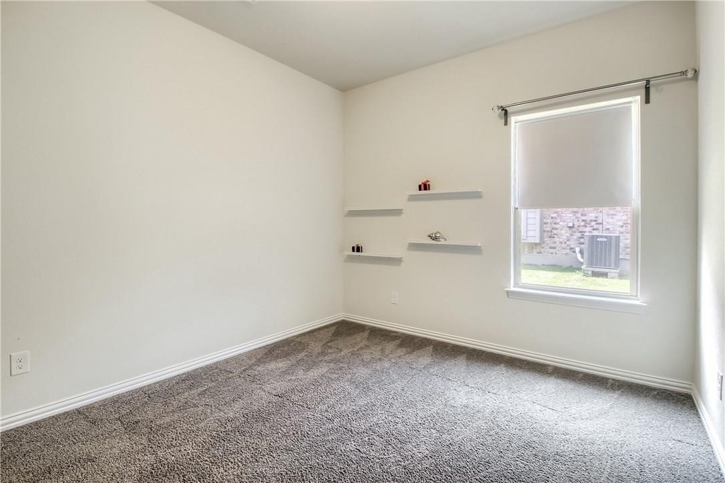 2813 Waterson St - Photo 23