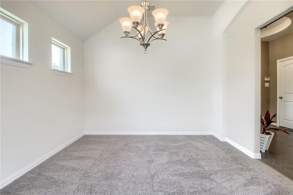 2813 Waterson St - Photo 10