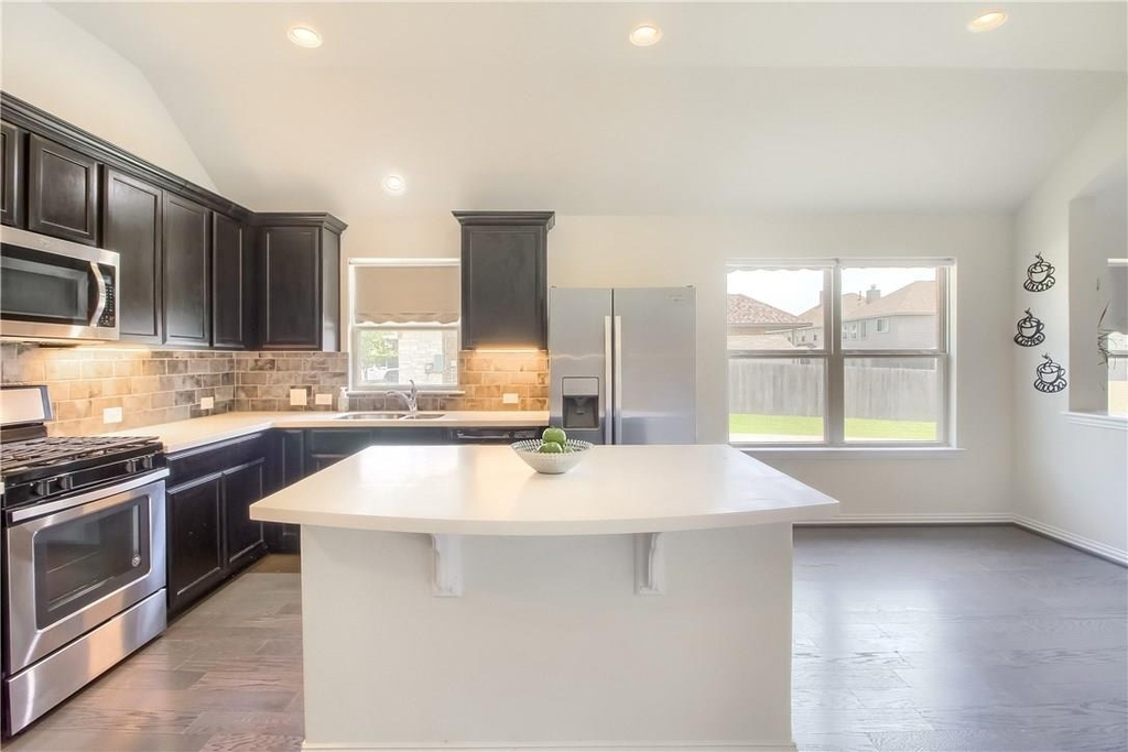 2813 Waterson St - Photo 1