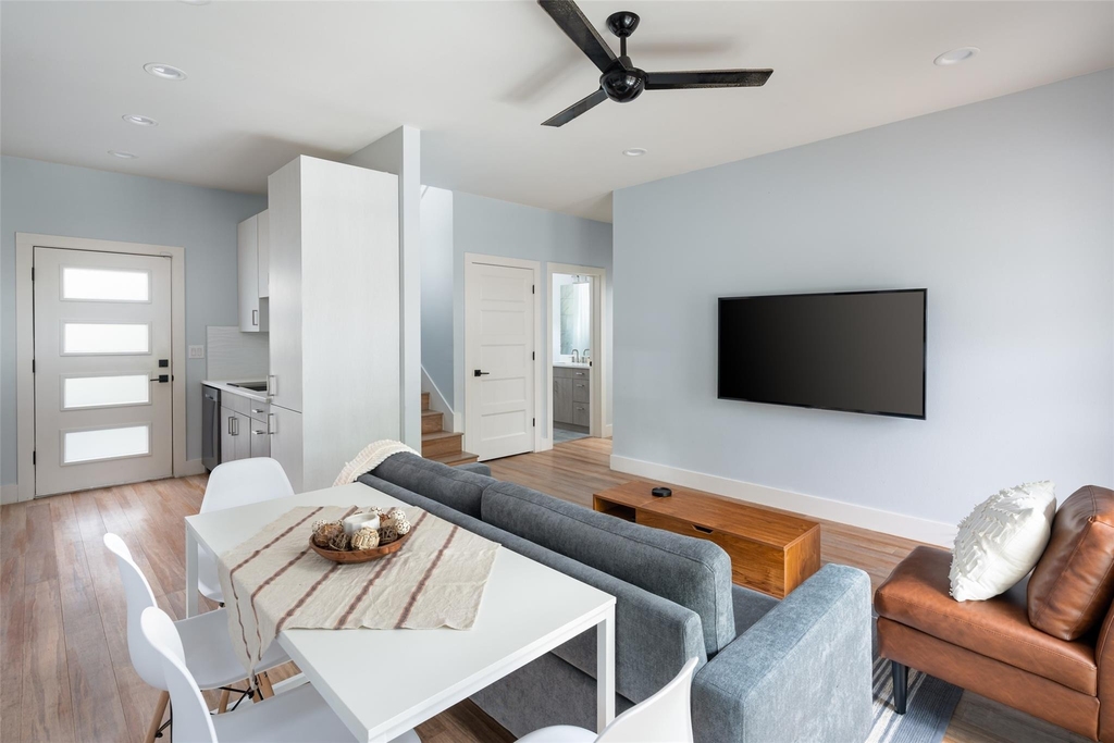 1193 E M. Franklin Ave - Photo 4