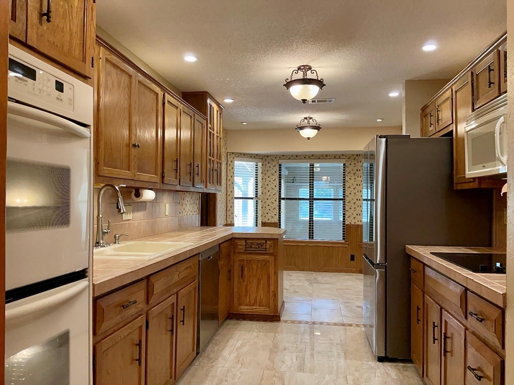 201 Oakwood Dr - Photo 8