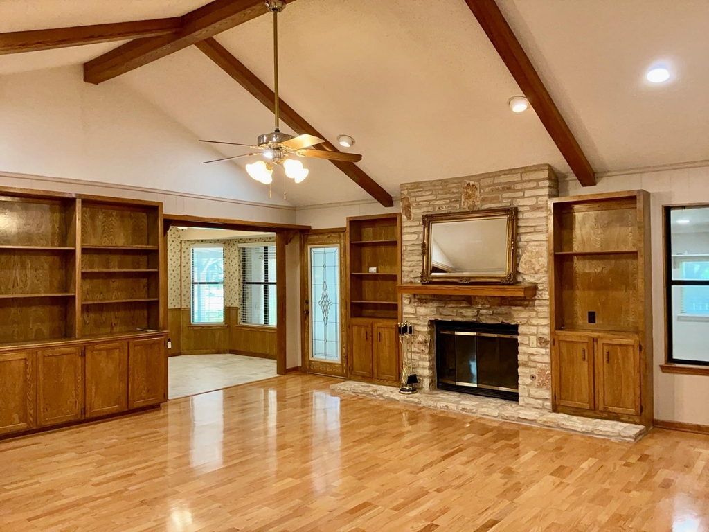 201 Oakwood Dr - Photo 5