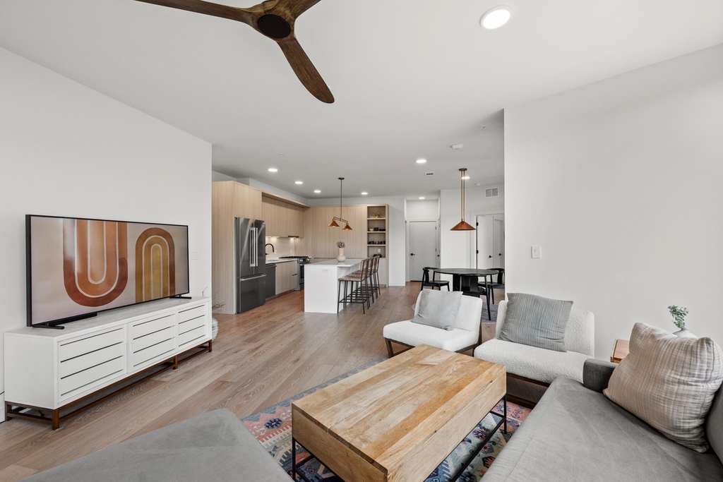 2209 S 1st St - Photo 2