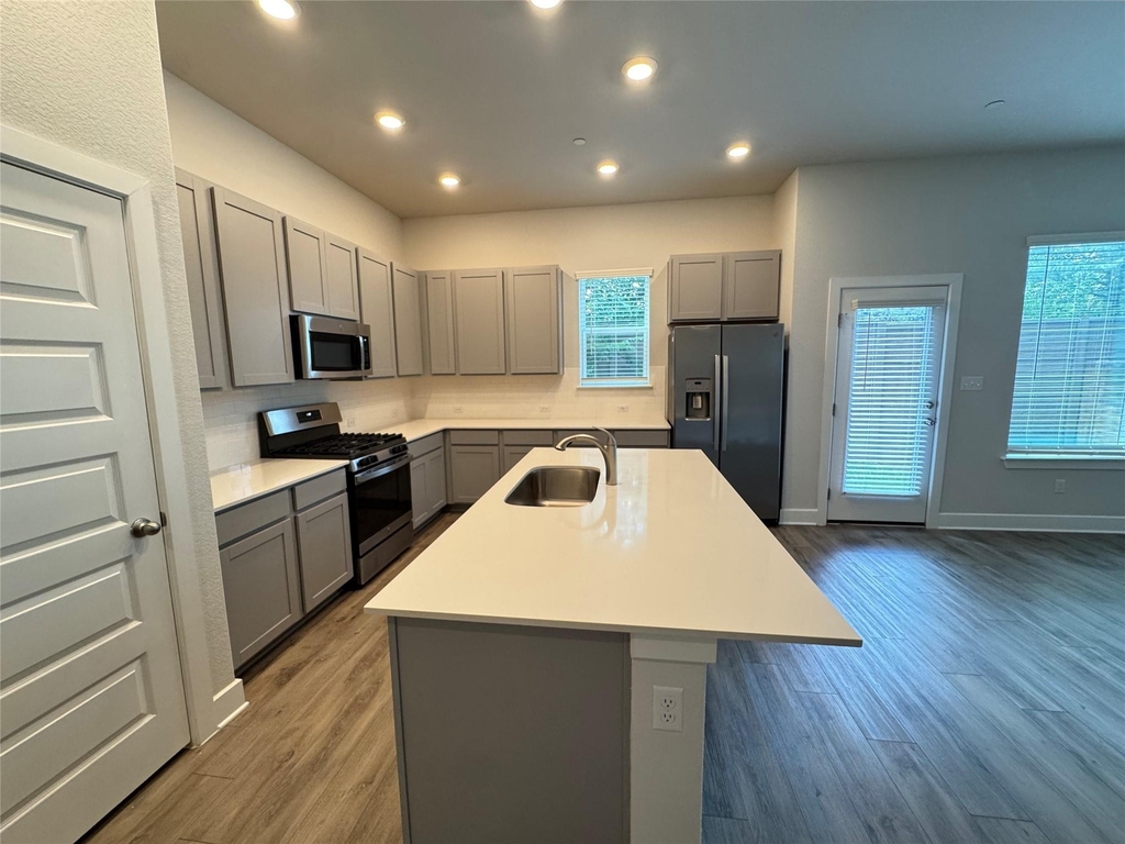 3000 Chisholm Trail Rd - Photo 3