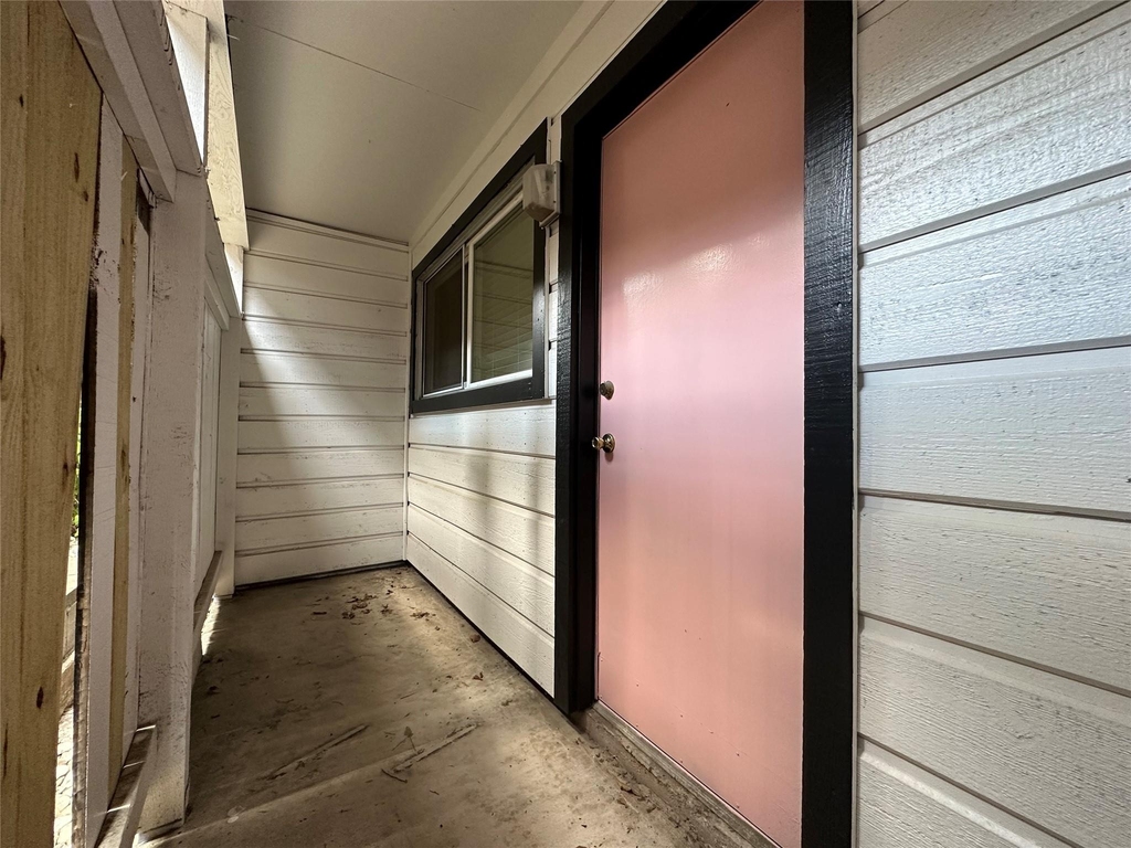 301 W 29th St - Photo 1
