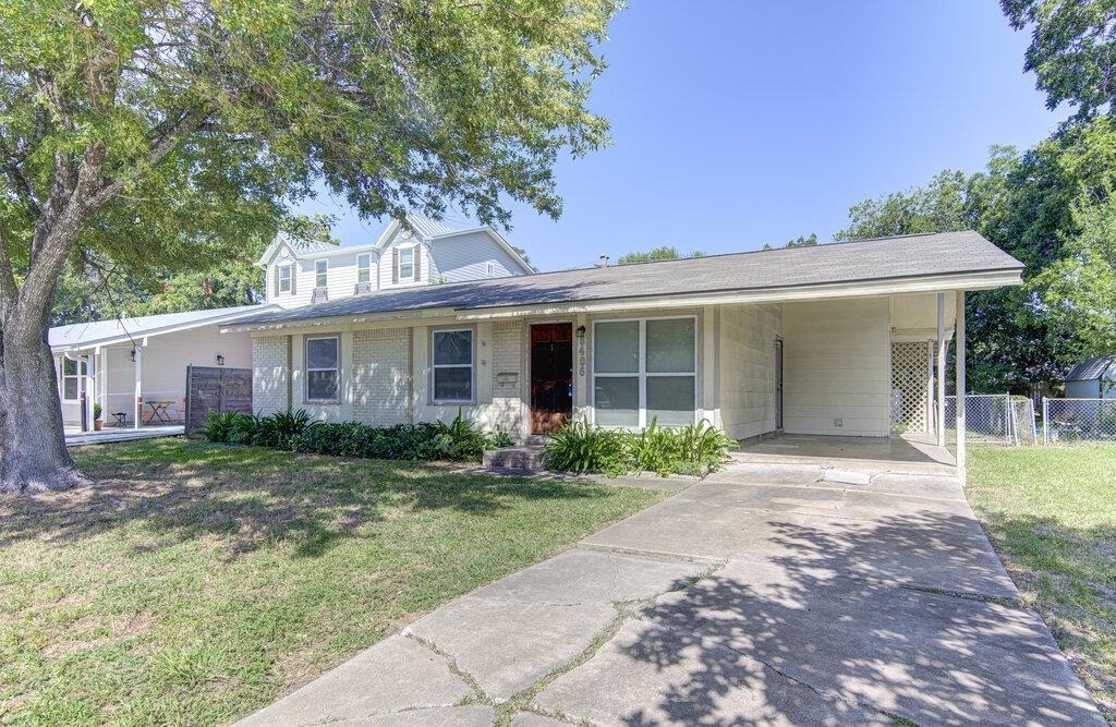 8406 Burrell Dr - Photo 0