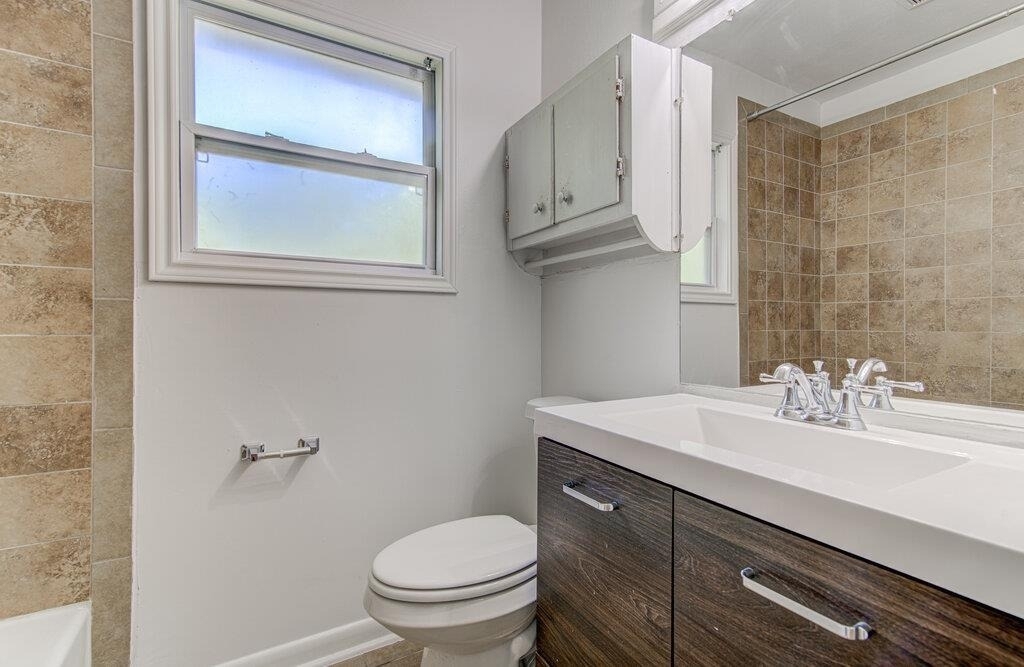 8406 Burrell Dr - Photo 13