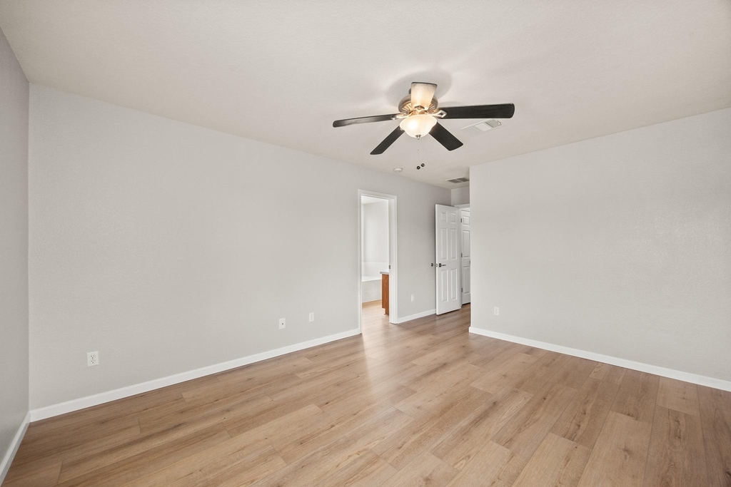 1429 Davis Mountain Loop - Photo 17