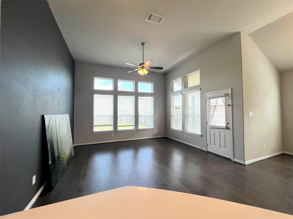 613 Palmilla St - Photo 23