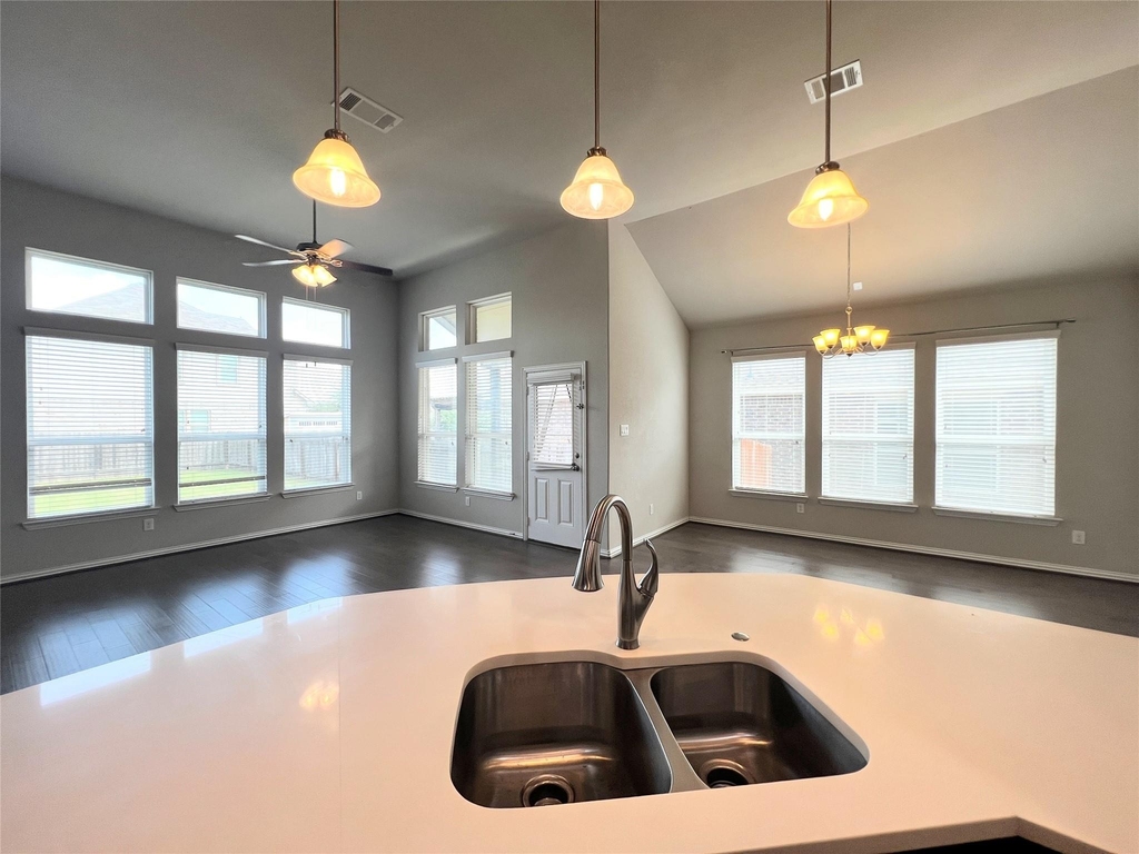613 Palmilla St - Photo 24