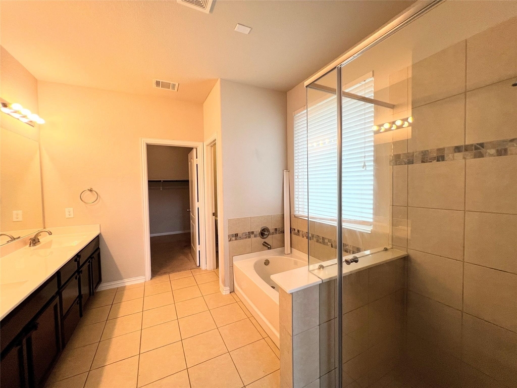 613 Palmilla St - Photo 14