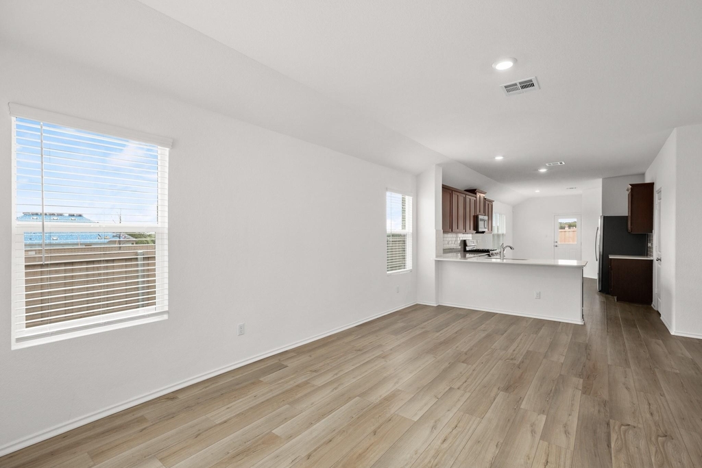 103 Brushy Creek Dr - Photo 3