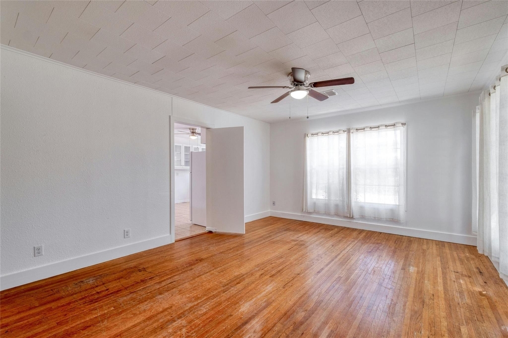 511 Sloan St - Photo 5