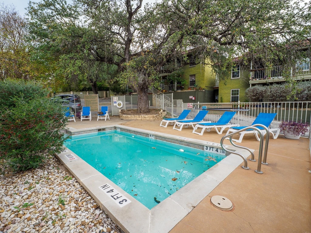 2302 East Side Dr - Photo 17