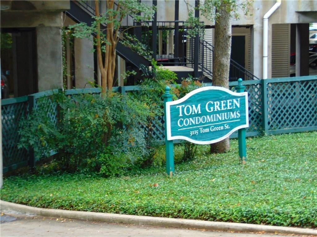 3115 Tom Green St - Photo 0