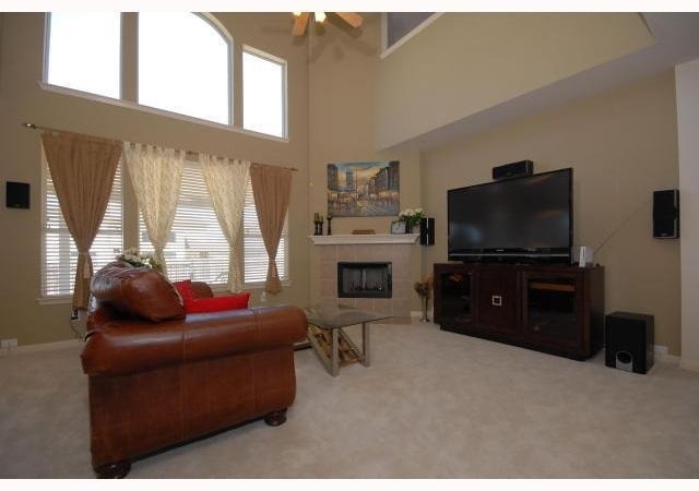 1553 Homewood Cir - Photo 4