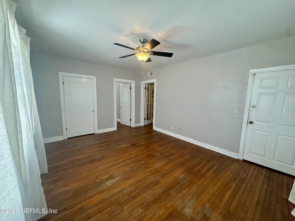 2504 Park Street - Photo 2