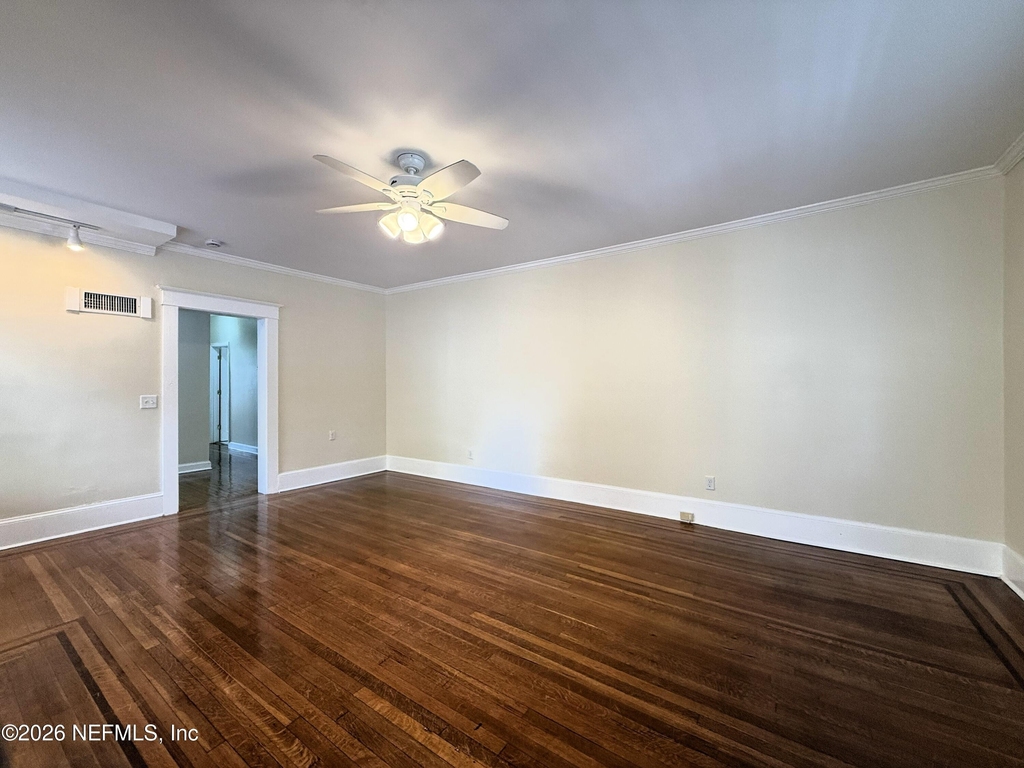 2330 Park Street - Photo 2