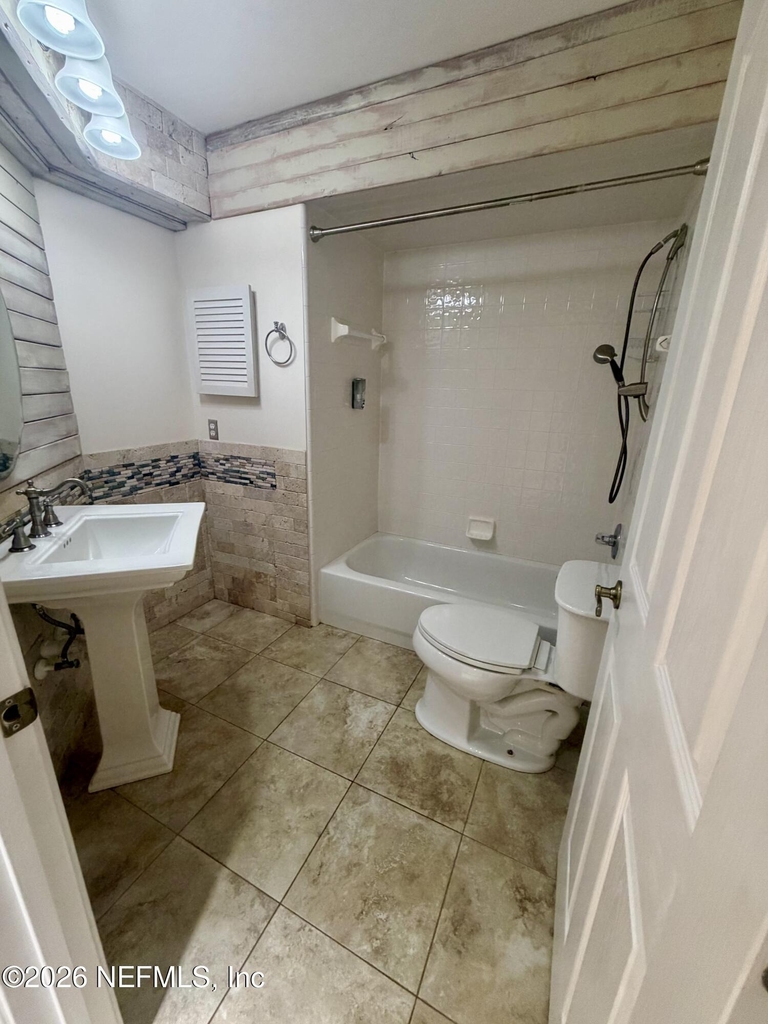 1523 Blue Heron Court - Photo 9