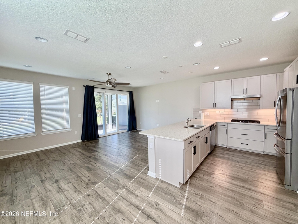 417 Pine Bluff Drive - Photo 4