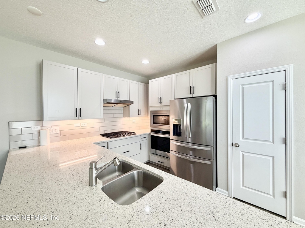 417 Pine Bluff Drive - Photo 8