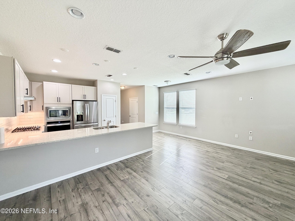 417 Pine Bluff Drive - Photo 6