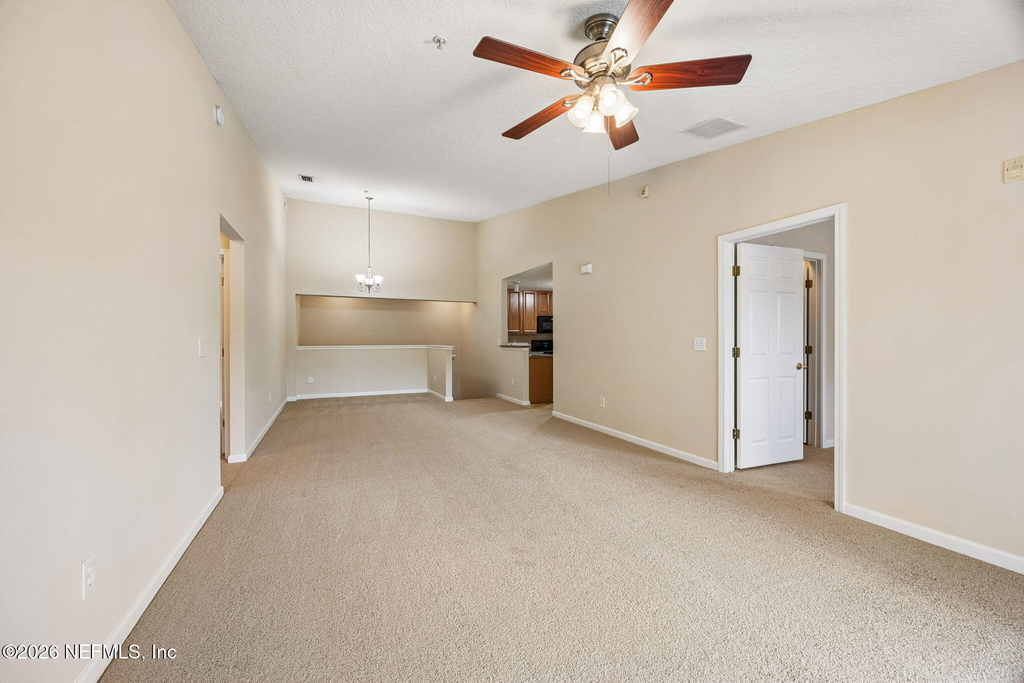 7055 Deer Lodge Circle - Photo 4