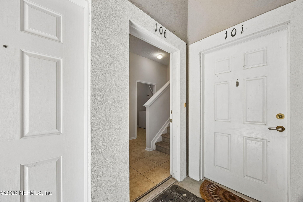 7055 Deer Lodge Circle - Photo 1