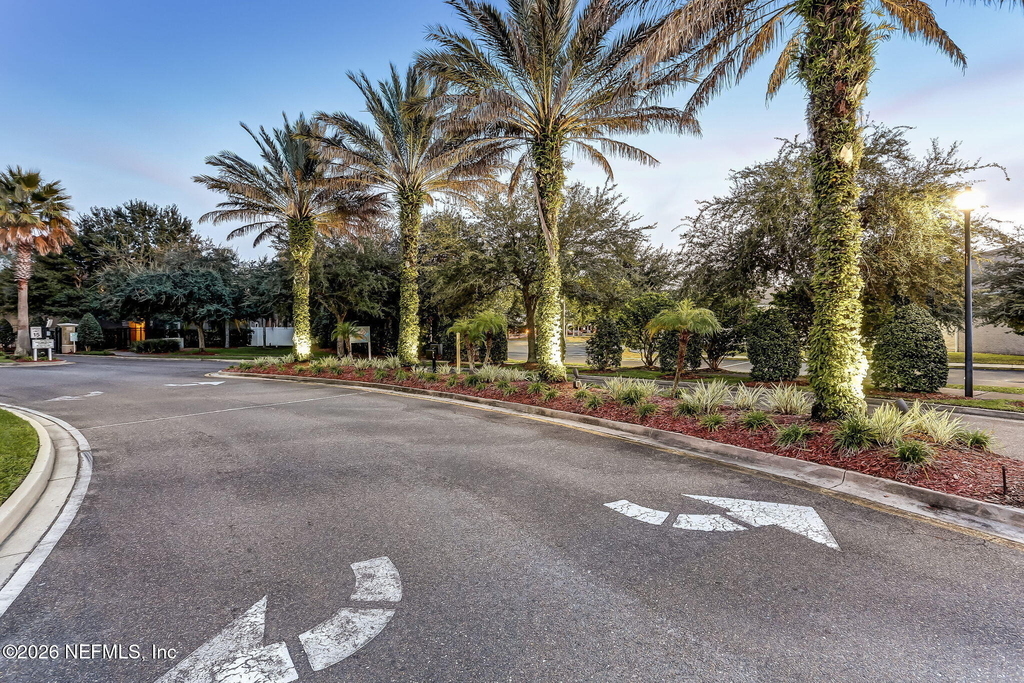 7055 Deer Lodge Circle - Photo 37