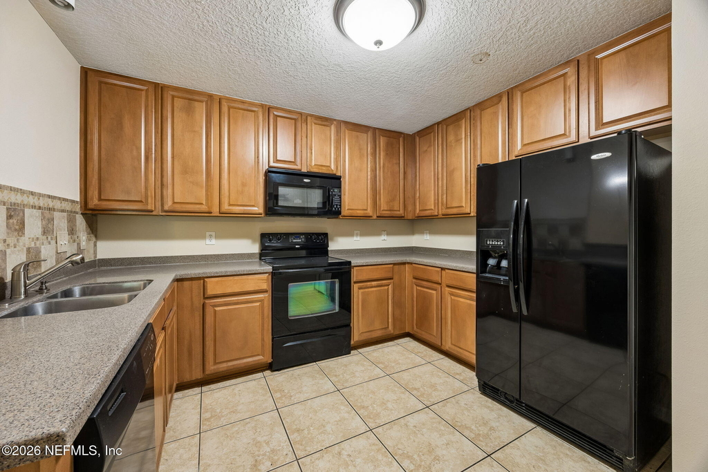7055 Deer Lodge Circle - Photo 5