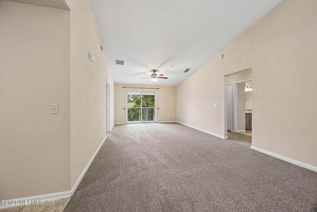 7055 Deer Lodge Circle - Photo 2
