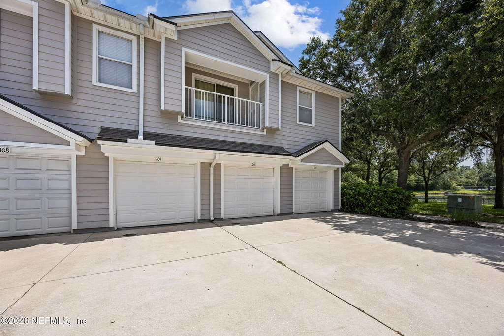 7055 Deer Lodge Circle - Photo 0