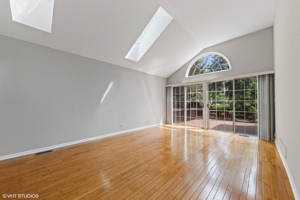1908 N Evergreen Avenue - Photo 3