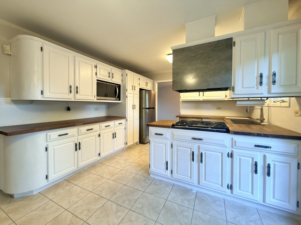 7826 Dunham Road - Photo 9