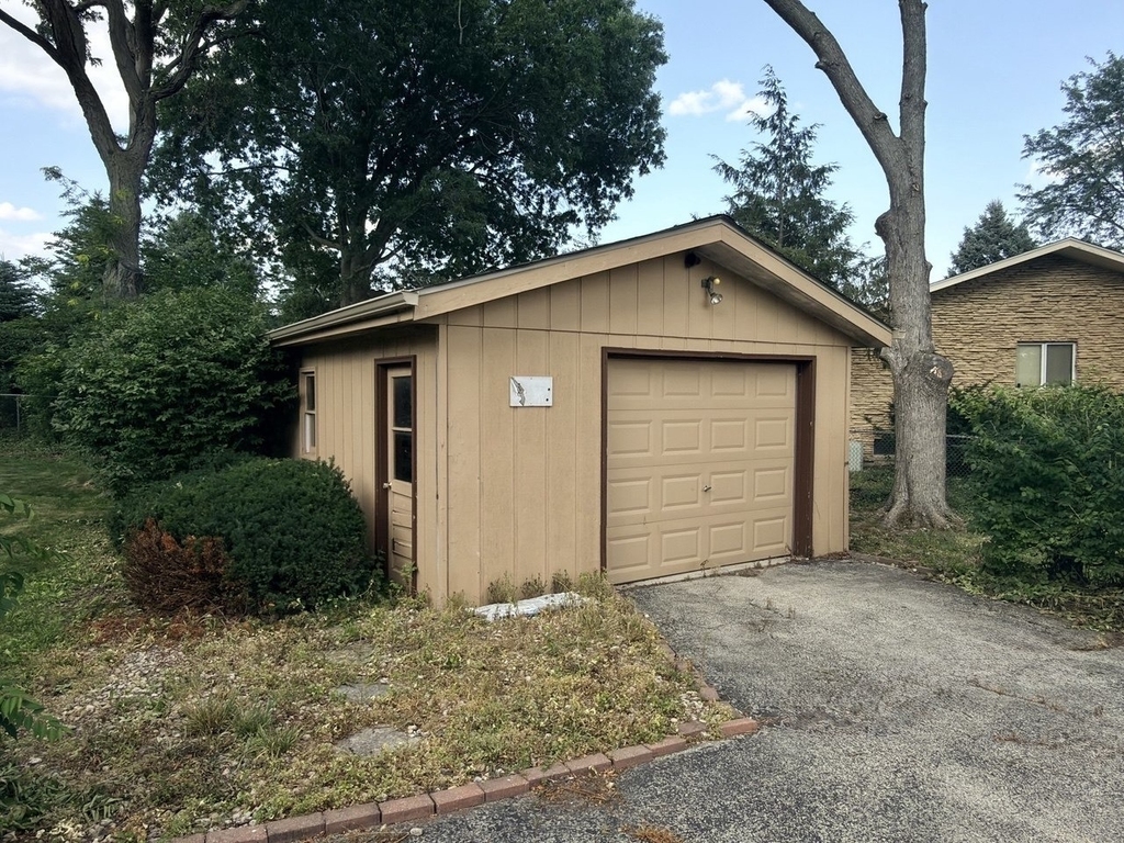 7826 Dunham Road - Photo 5